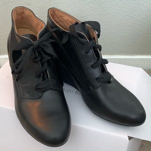 Vionic black wedge bootie sz 7